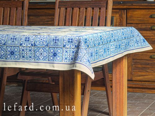 Скатертина гобелен "LEVIT" 140х140 см