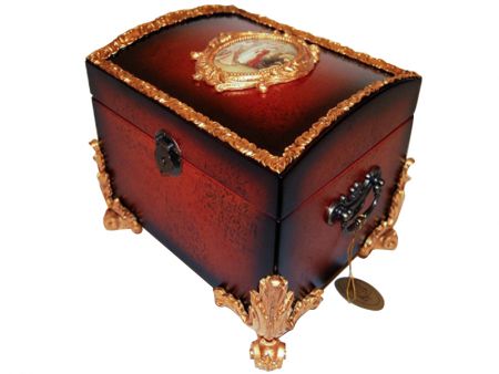 Дерев'яна скриня