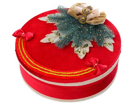 Подарункова коробка з золотим бантом 